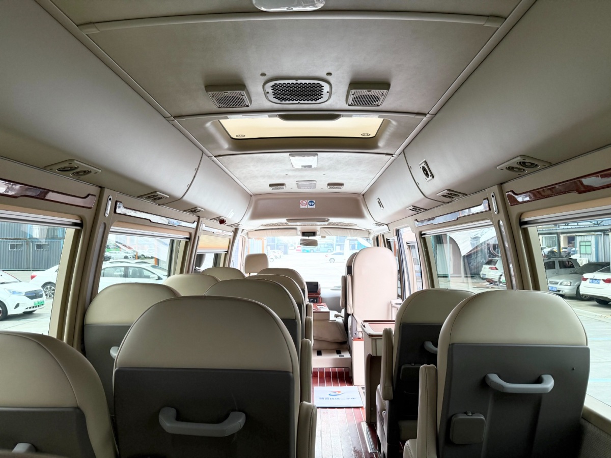 Toyota Coaster 2023 imagen de coche #8