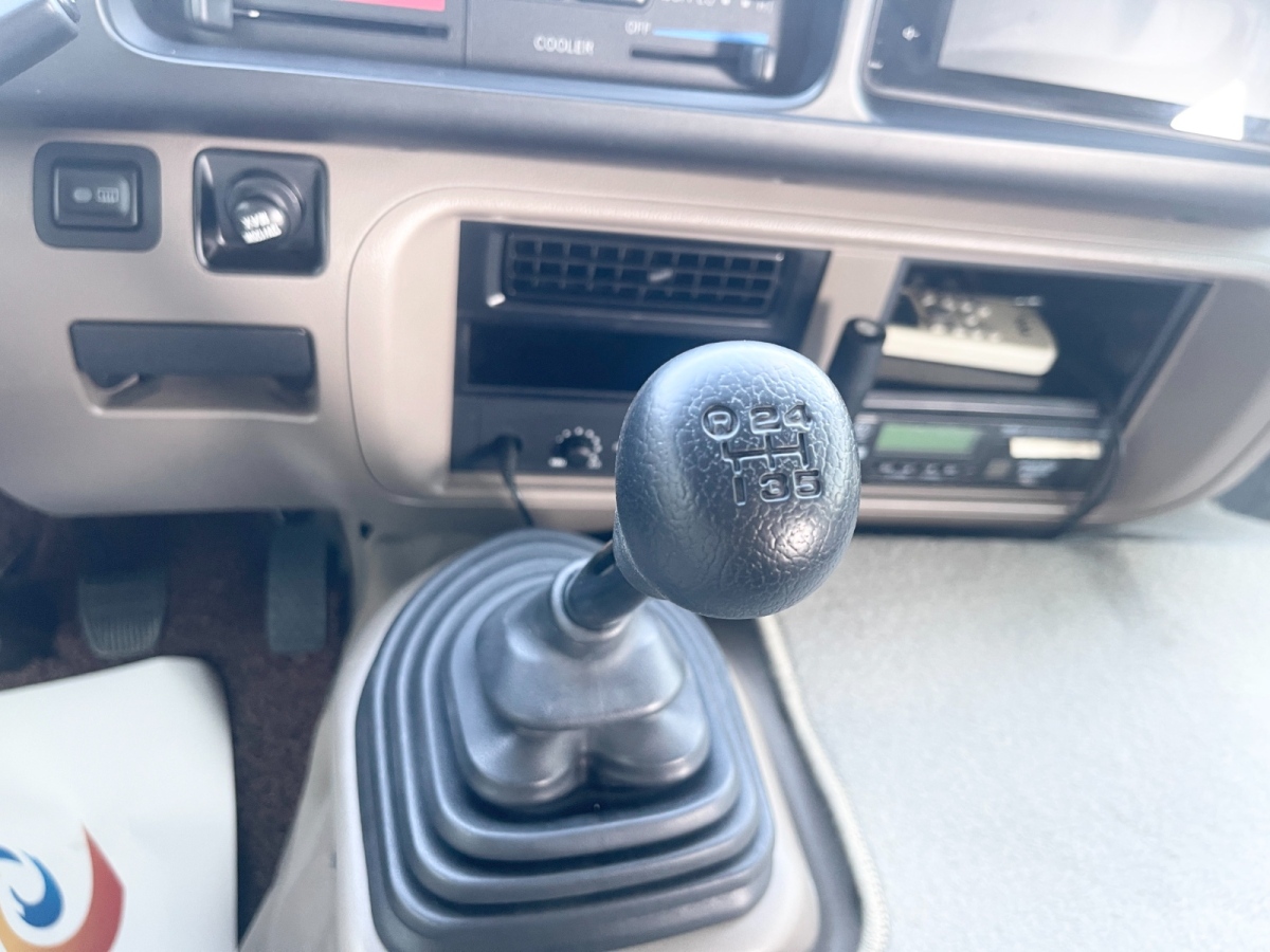 Toyota Coaster 2018 #8 Toyota Coaster 2018 imagen de coche #8