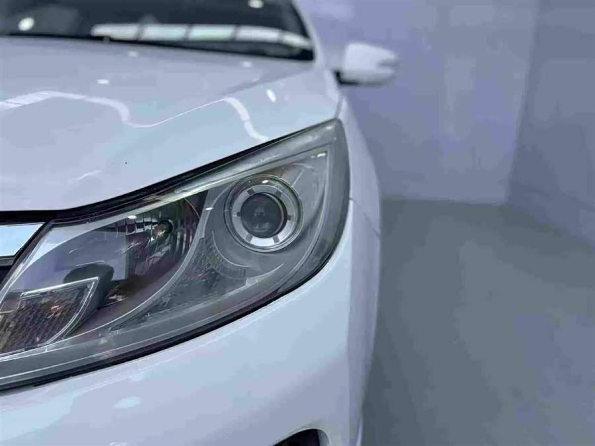 BYD SuRui 2015 car image #8