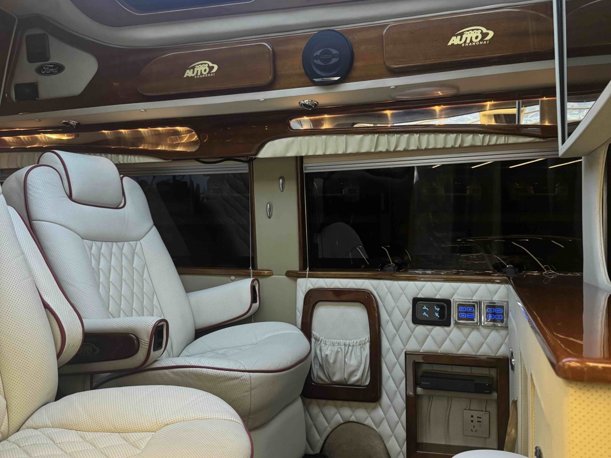 Ford E350 2010 imagen de coche #8