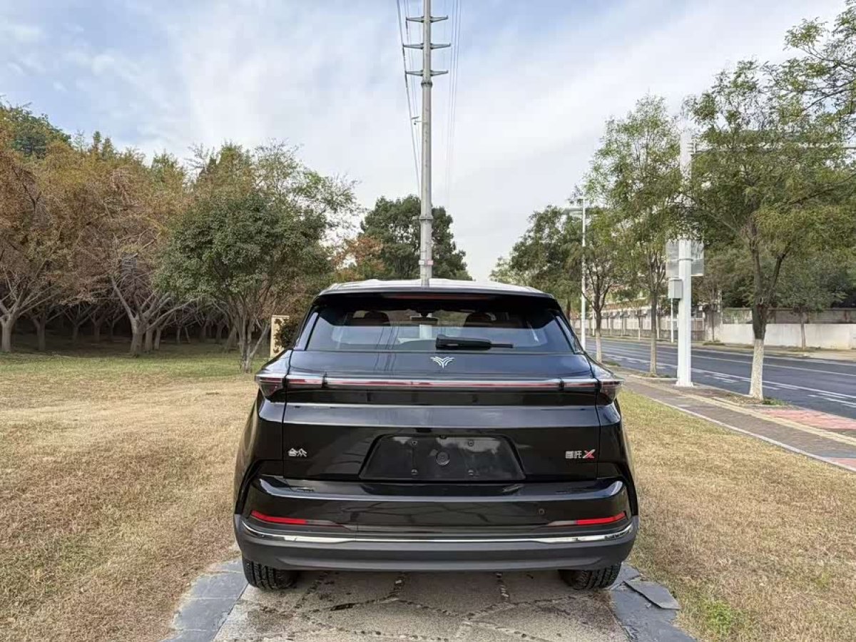 哪吒汽车 哪吒X 2024 汽车图片 #8