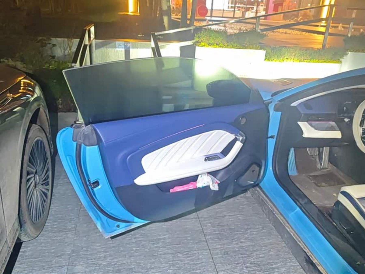 哪吒汽车 哪吒GT 2023 汽车图片 #8