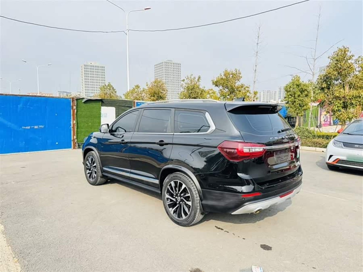 Forthing T5 L 2019 car image #8