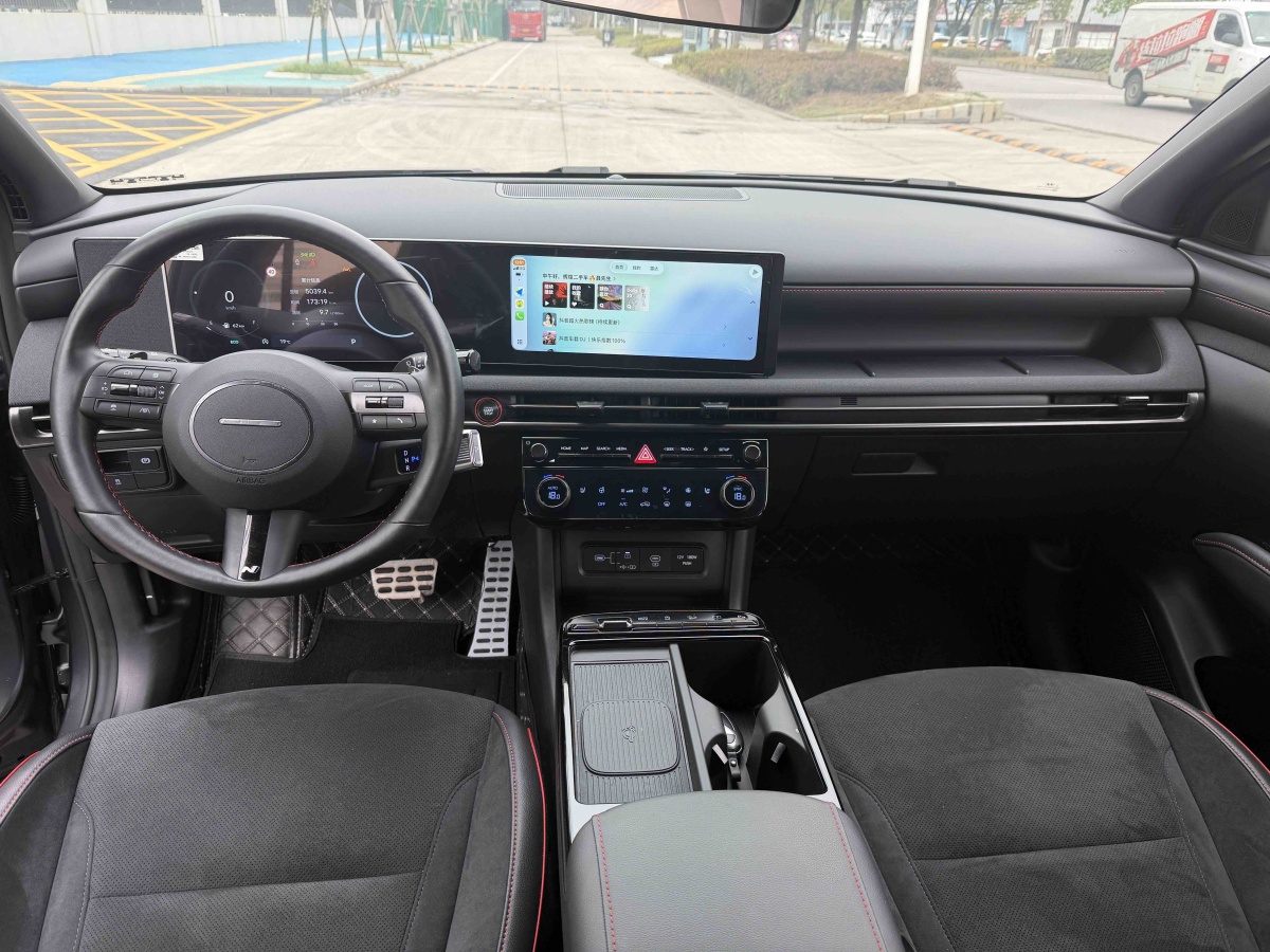 Hyundai Tucson (Imported) 2025 car image #8