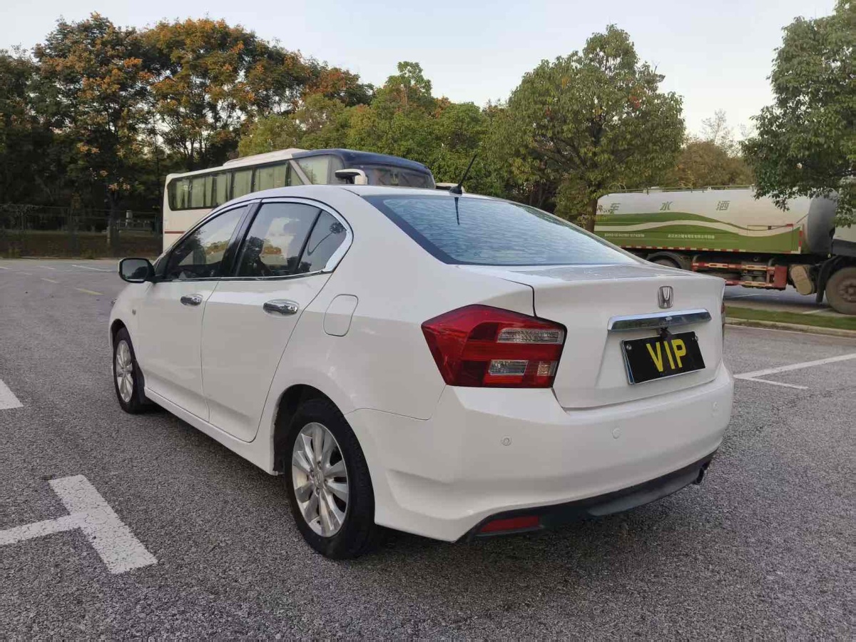 Honda City 2014 imagem de carro #8