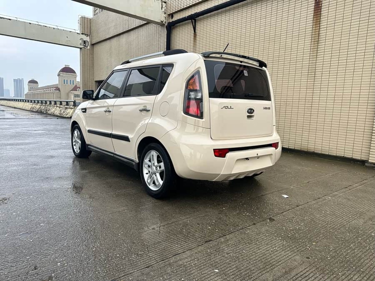 起亚 秀尔 2011 汽车图片 #8