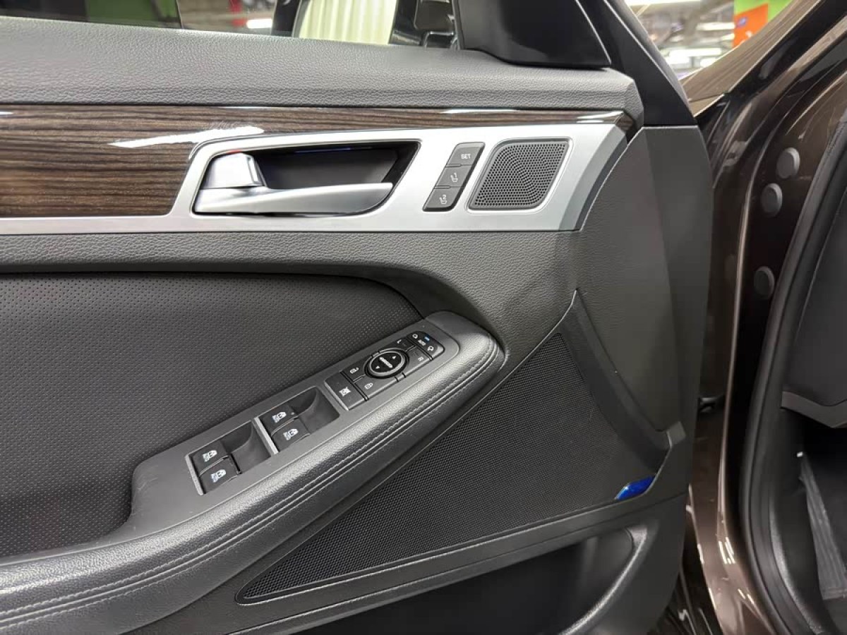 Hyundai Genesis 2015 #8 Hyundai Genesis 2015 car image #8