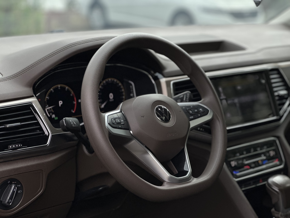 Volkswagen Viloran 2021 car image #8