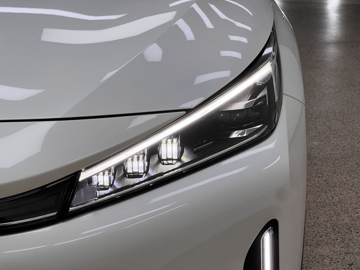 Roewe D5X DMH 2024 car image #8