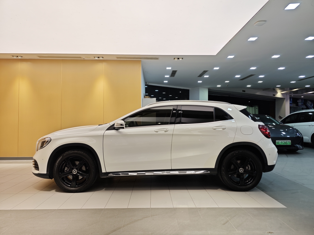 Mercedes-Benz GLA Class (Imported) 2019 #8 Mercedes-Benz GLA Class (Imported) 2019 immagine di auto #8