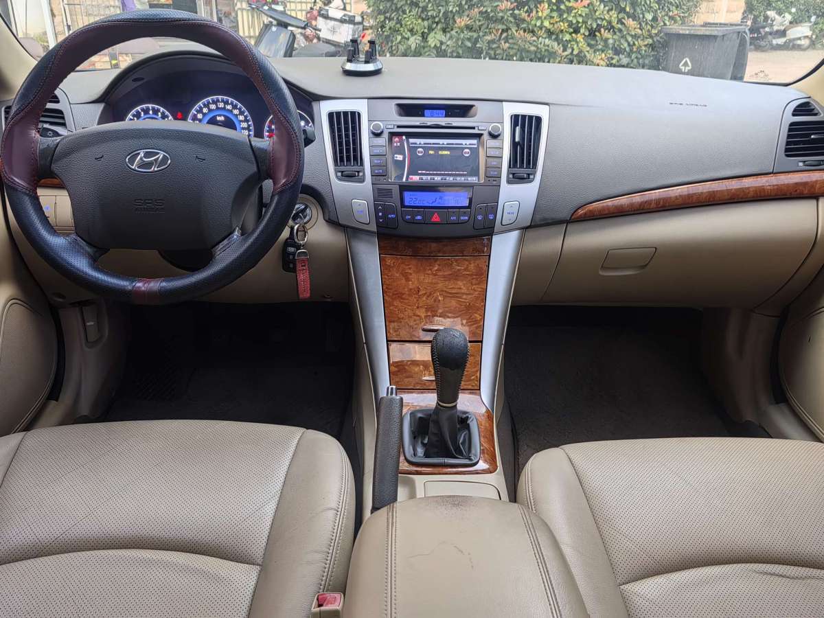 Hyundai Sonata NFC 2012 #8 Hyundai Sonata NFC 2012 car image #8