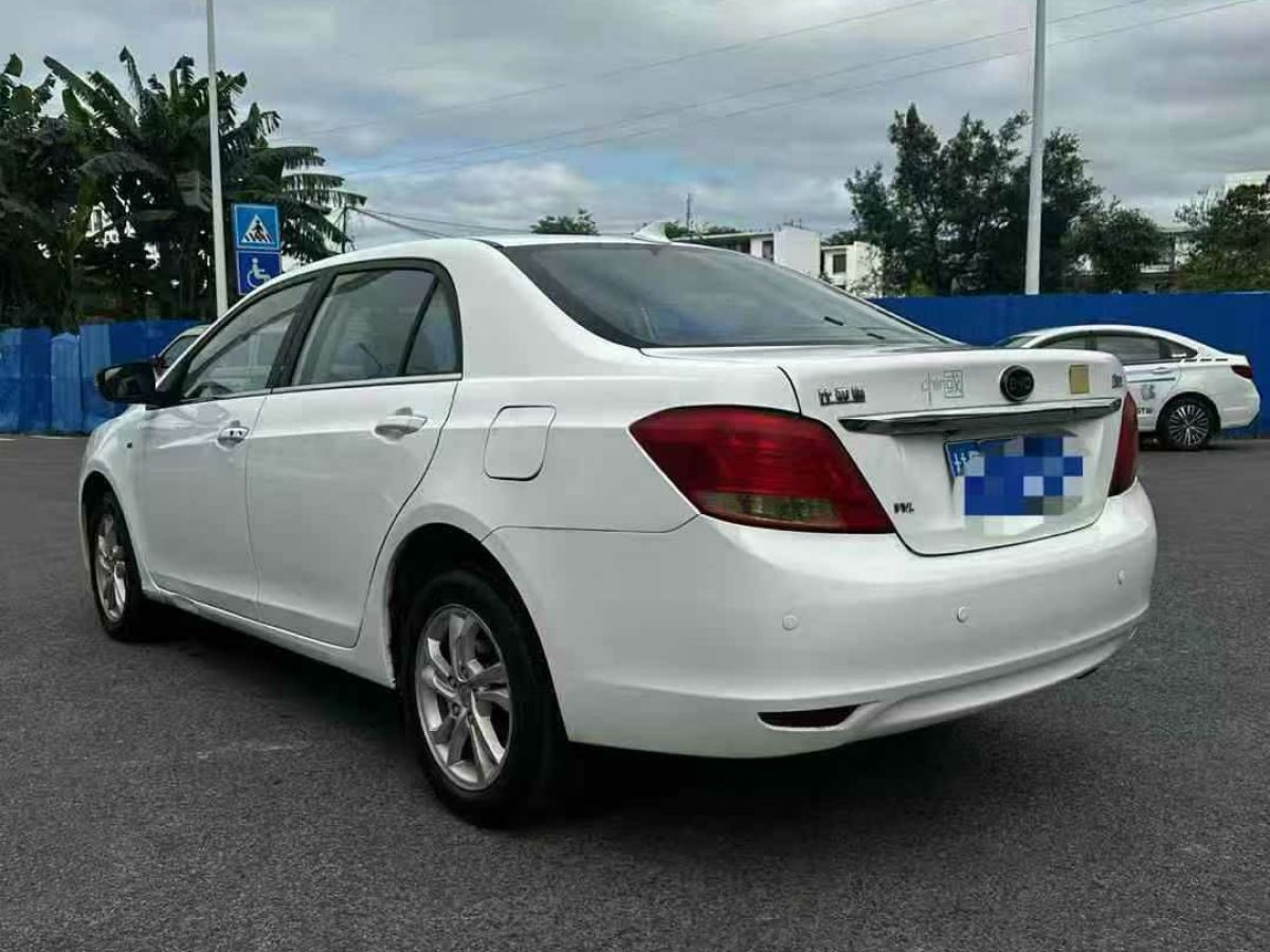 BYD SuRui 2013 car image #8