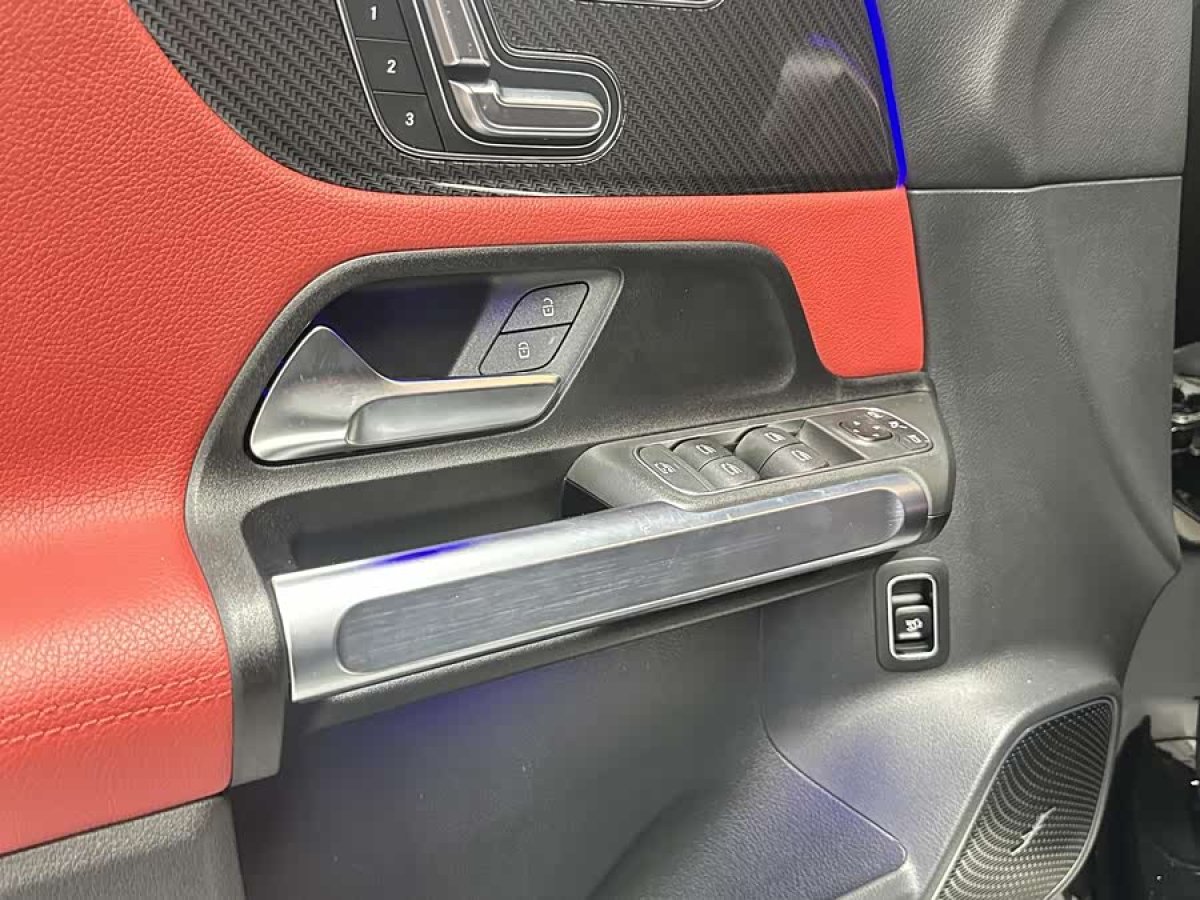 Mercedes-Benz GLB AMG 2023 car image #8