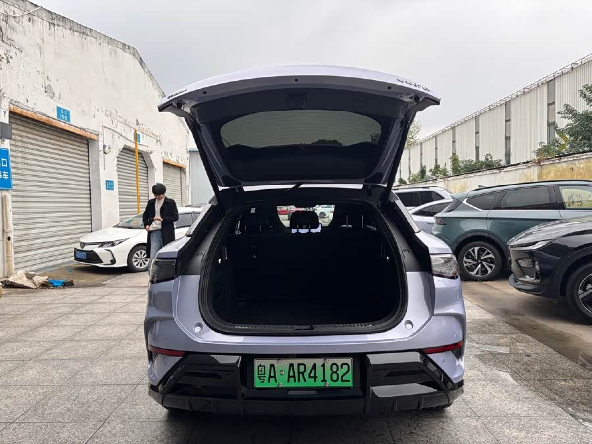 BYD Sea Lion 07 EV 2024 immagine di auto #8