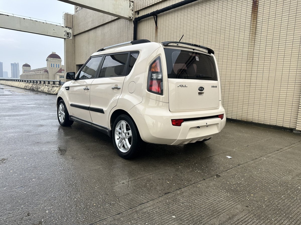 起亚 秀尔 2011 汽车图片 #8