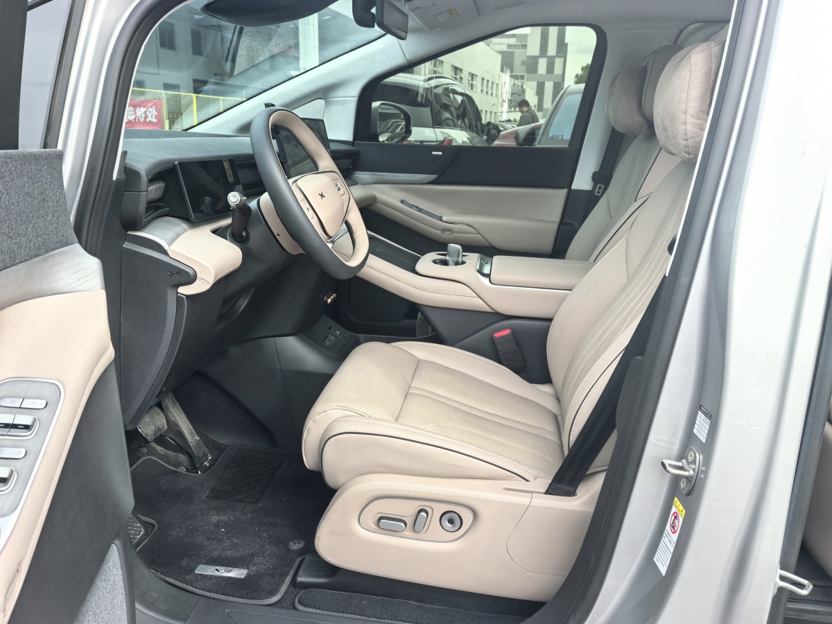 Xpeng X9 2024 immagine di auto #8