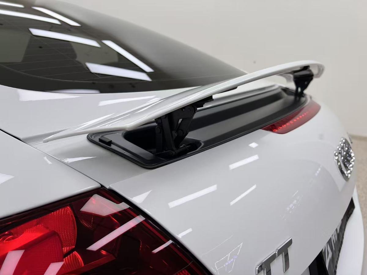 Audi TT 2014 car image #8