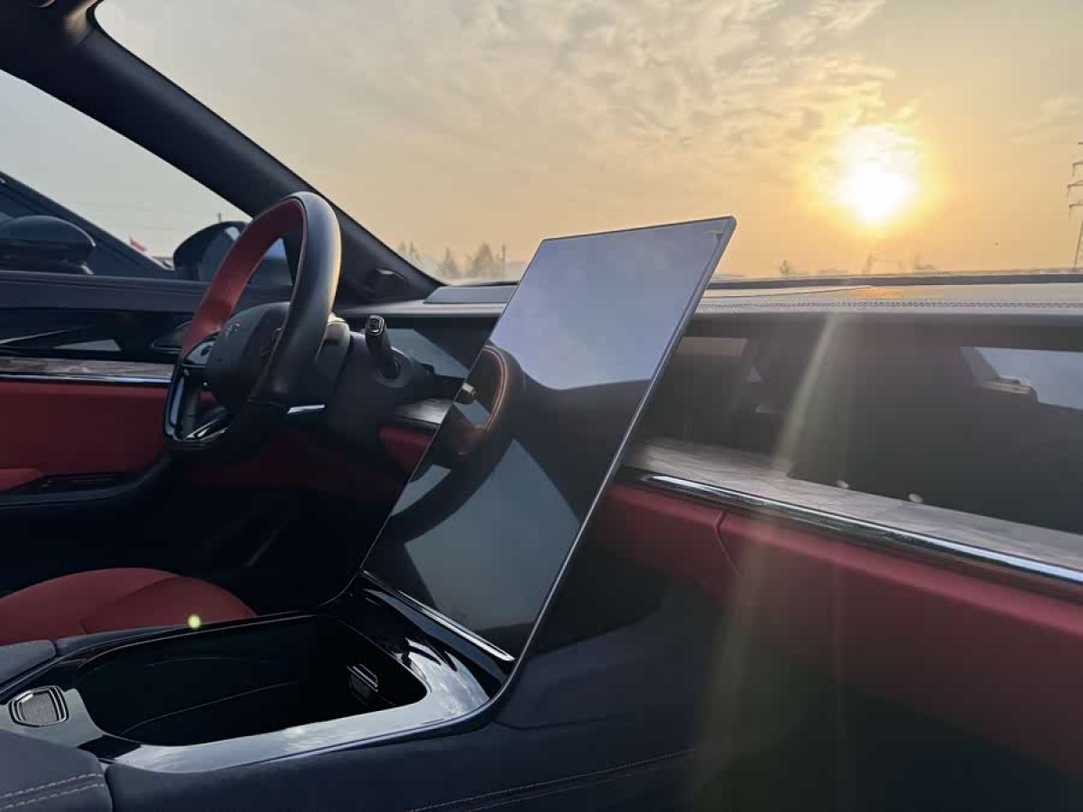 哪吒汽车 哪吒S 2023 汽车图片 #8