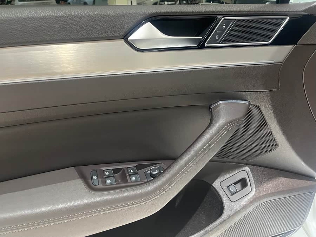 Volkswagen Passat Variant 2017 car image #8