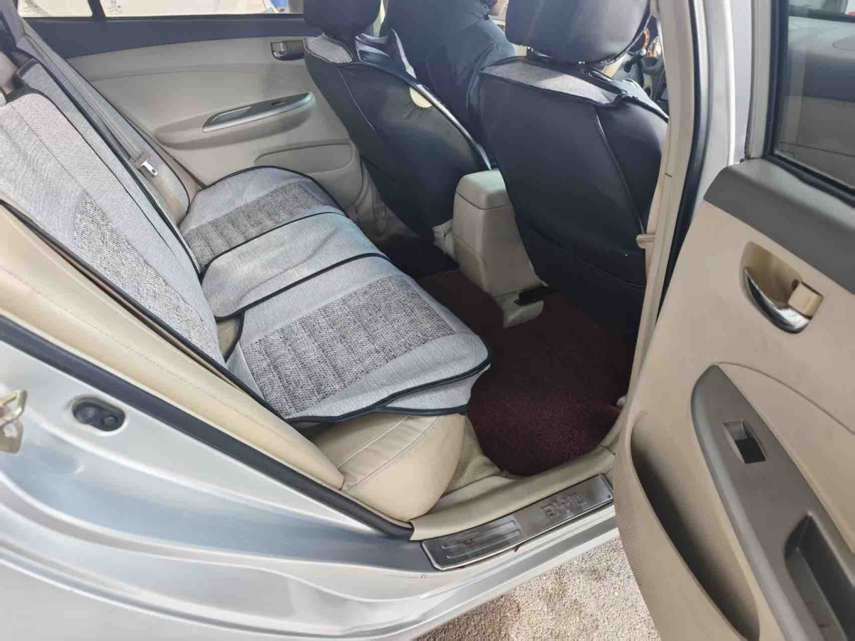 BYD L3 2013 car image #8