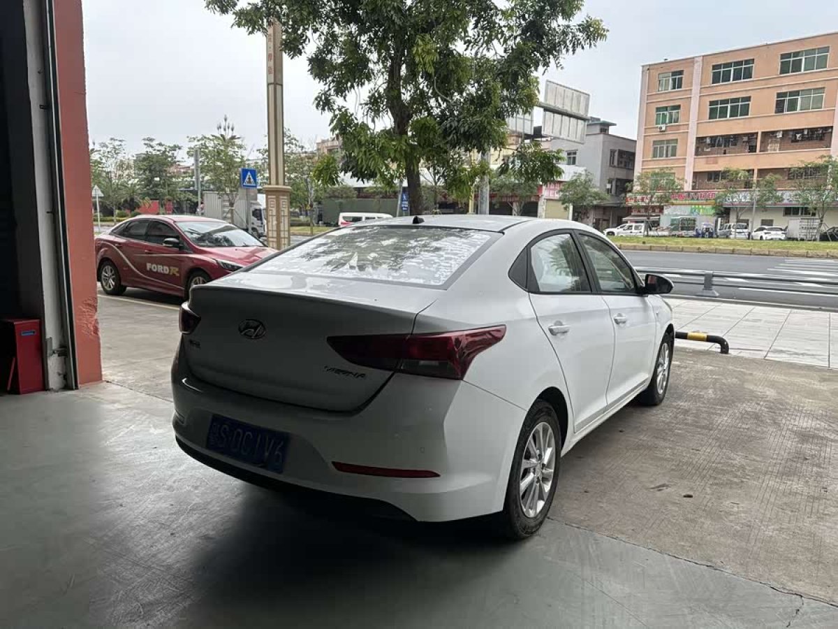Hyundai Verna 2017 car image #8