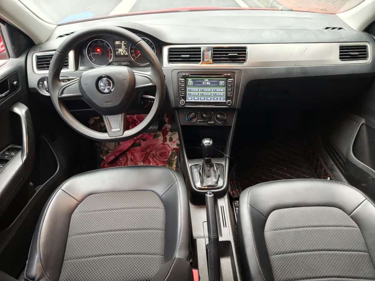 Skoda Rapid Spaceback 2016 car image #8