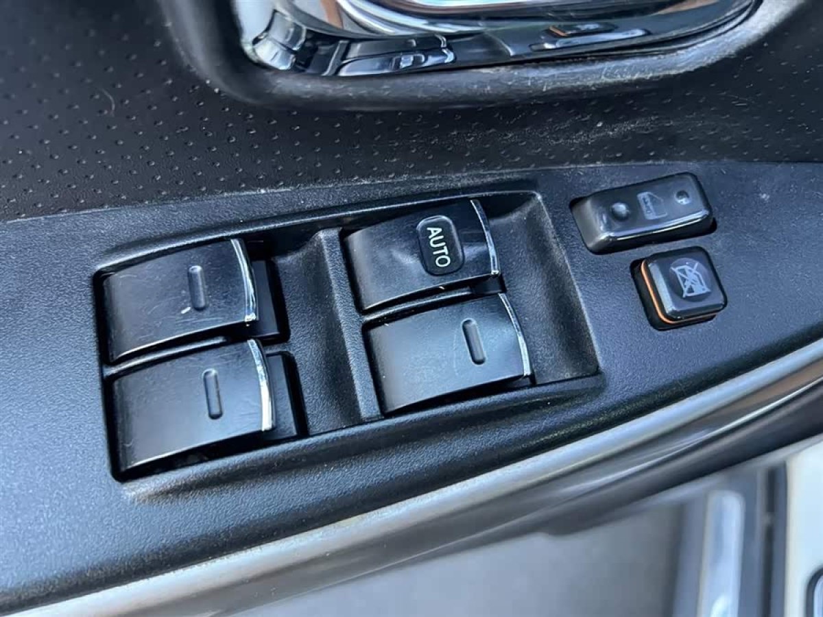 Great Wall M4 2013 صورة سيارة #8