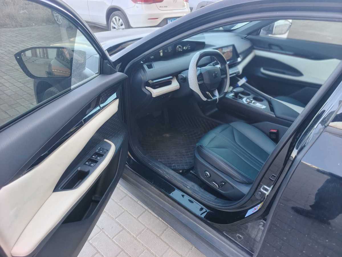 Changan UNI-V iDD 2025 car image #8