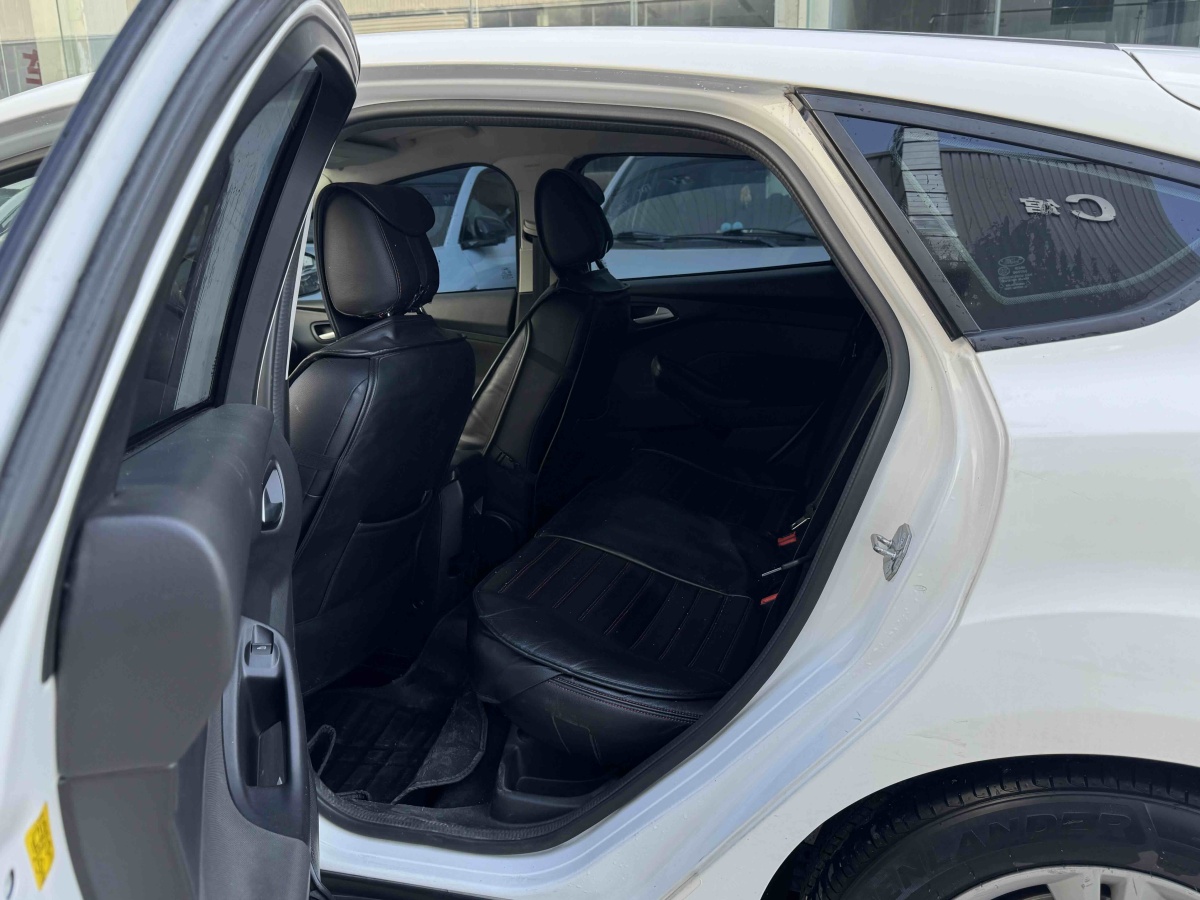 Ford Focus (Imported) 2016 صورة سيارة #8