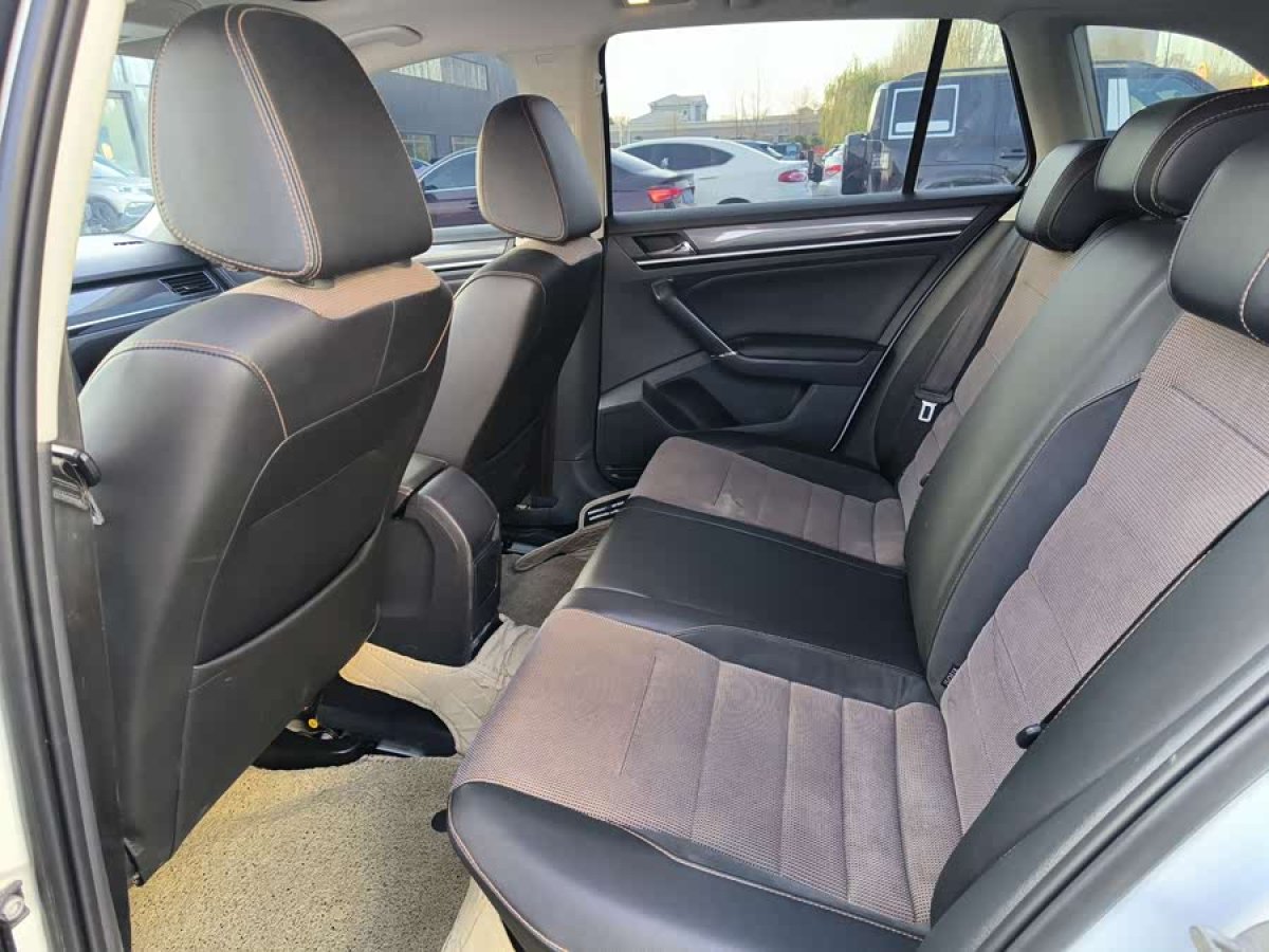 Volkswagen C-Trek 2020 immagine di auto #8