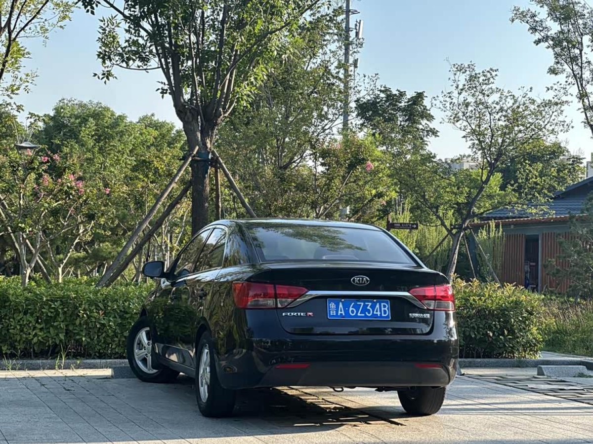 Kia Forte 2014 car image #8