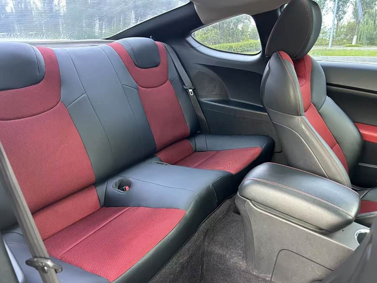 Hyundai Coupe 2009 #8 Hyundai Coupe 2009 car image #8