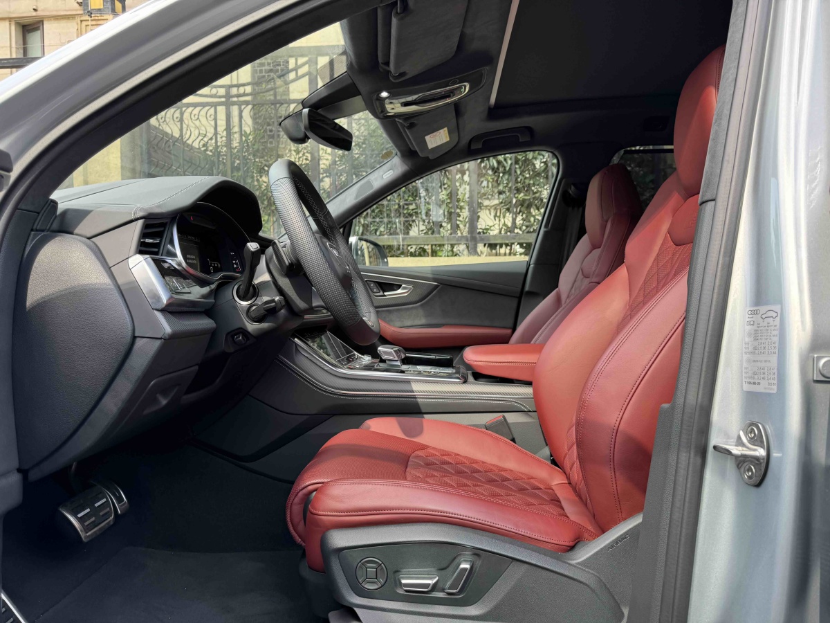 Audi SQ7 2024 car image #8