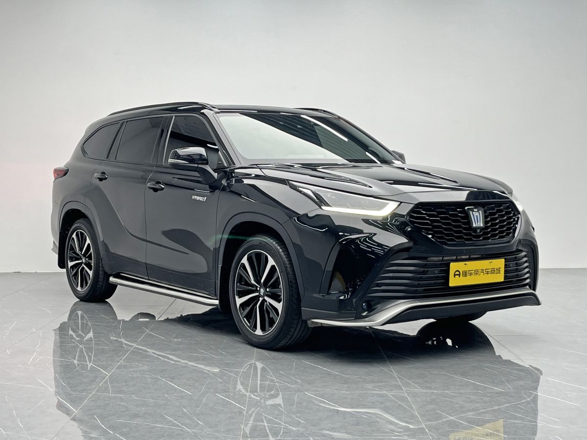 Toyota Crown Kluger 2024 immagine di auto #8