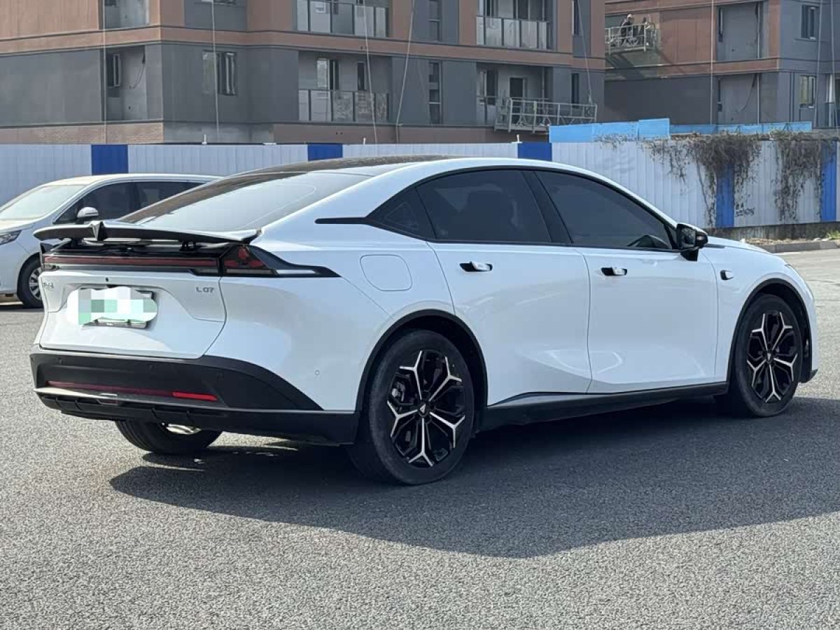 Deepal L07 2024 #8 Deepal L07 2024 car image #8