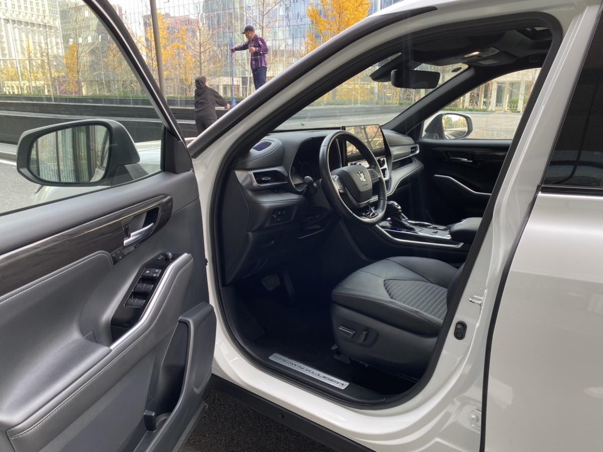 Toyota Crown Kluger 2021 immagine di auto #8