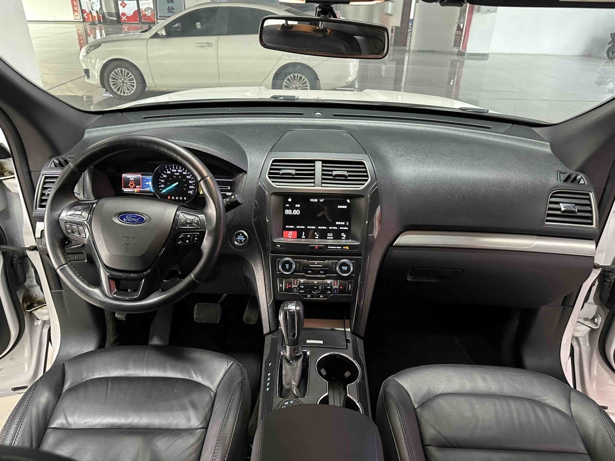 Ford Explorer 2018 #8 Ford Explorer 2018 car image #8