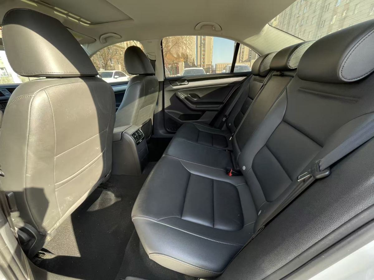 Volkswagen Sagitar 2017 immagine di auto #8