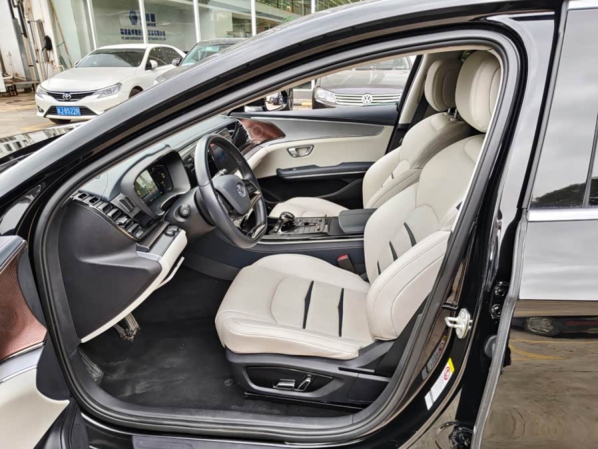 BYD e9 2021 immagine di auto #8