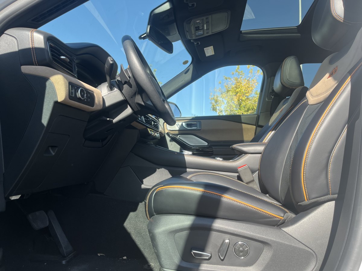 Ford Explorer 2025 immagine di auto #8