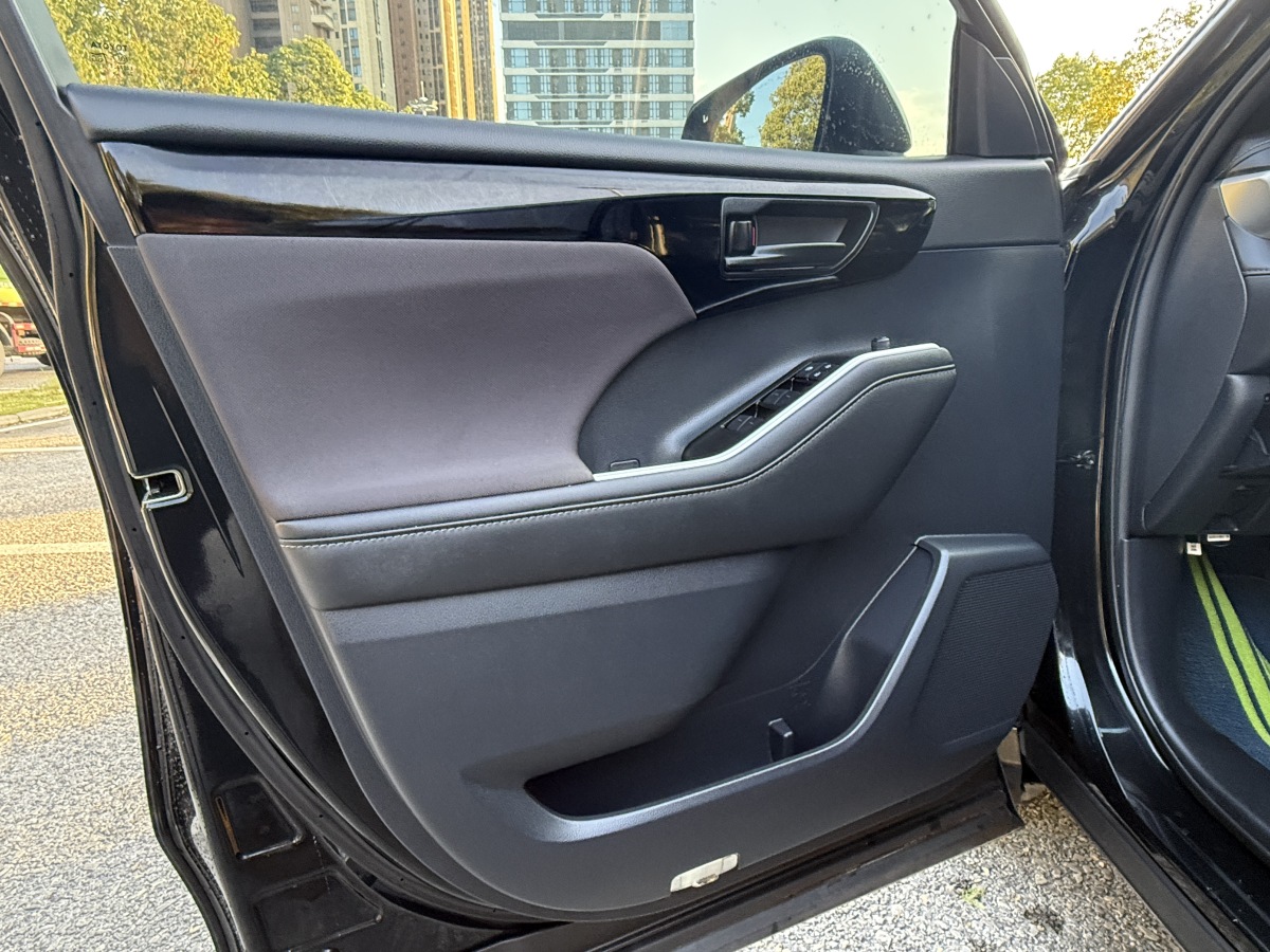 Toyota Crown Kluger 2023 car image #8