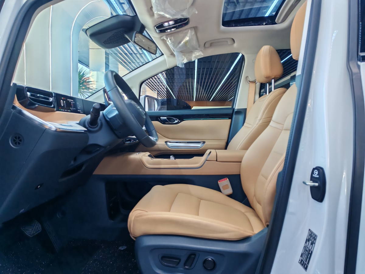 GAC Trumpchi E8 New Energy 2025 #8 GAC Trumpchi E8 New Energy 2025 car image #8