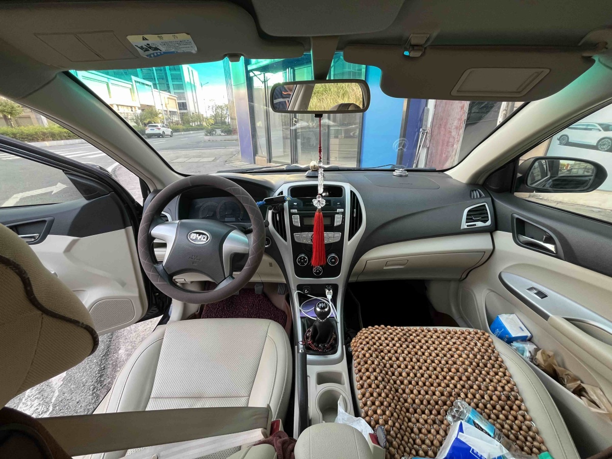 BYD F3 2015 car image #8