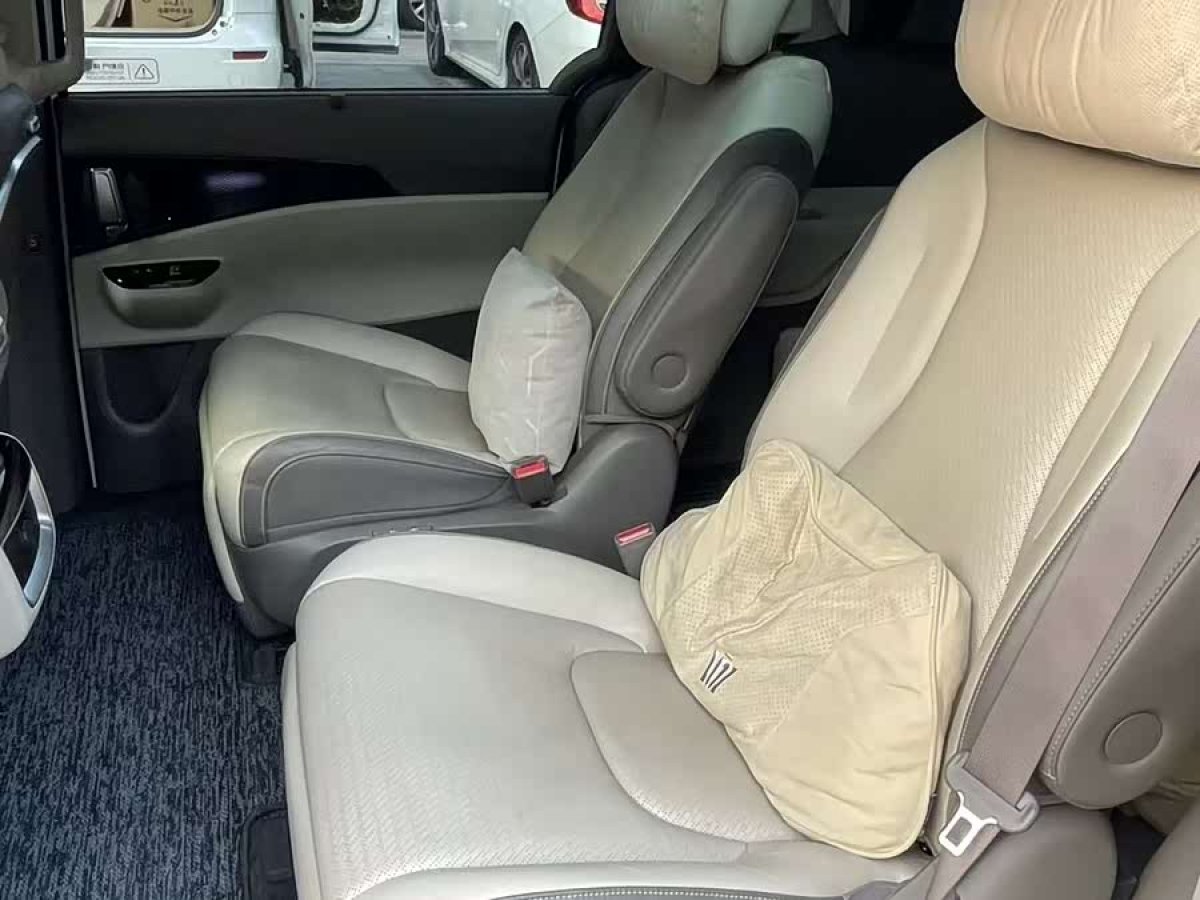 Kia Carnival 2022 immagine di auto #8