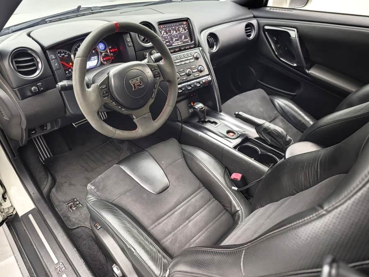 日产 日产GT-R 2011 汽车图片 #8