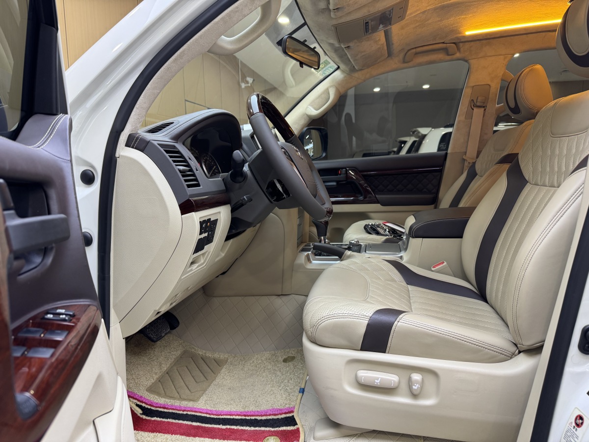 丰田 兰德酷路泽 2020 汽车图片 #8