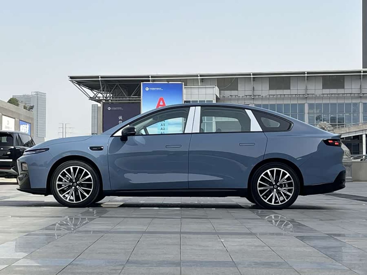 零跑汽车 零跑B01 2025 汽车图片 #8