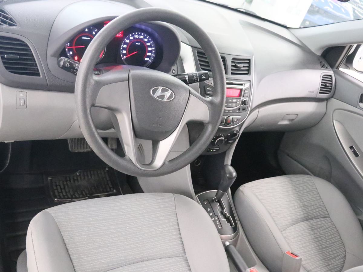 Hyundai Reina 2014 #8 Hyundai Reina 2014 car image #8