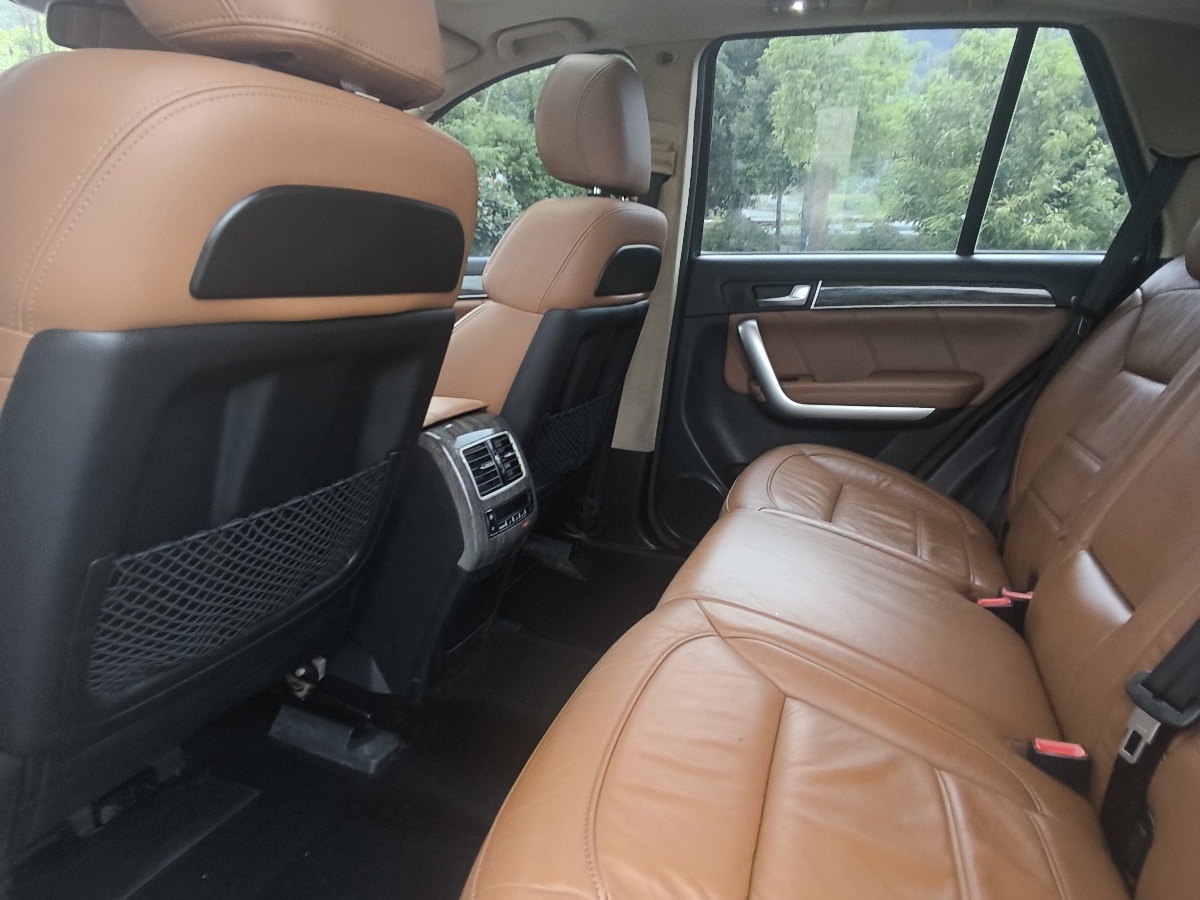 Haval H8 2015 car image #8