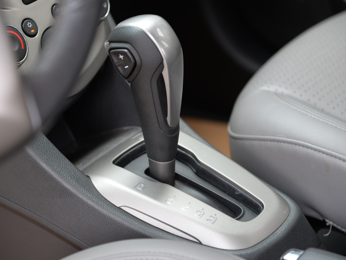 雪佛兰 爱唯欧 2011 汽车图片 #8